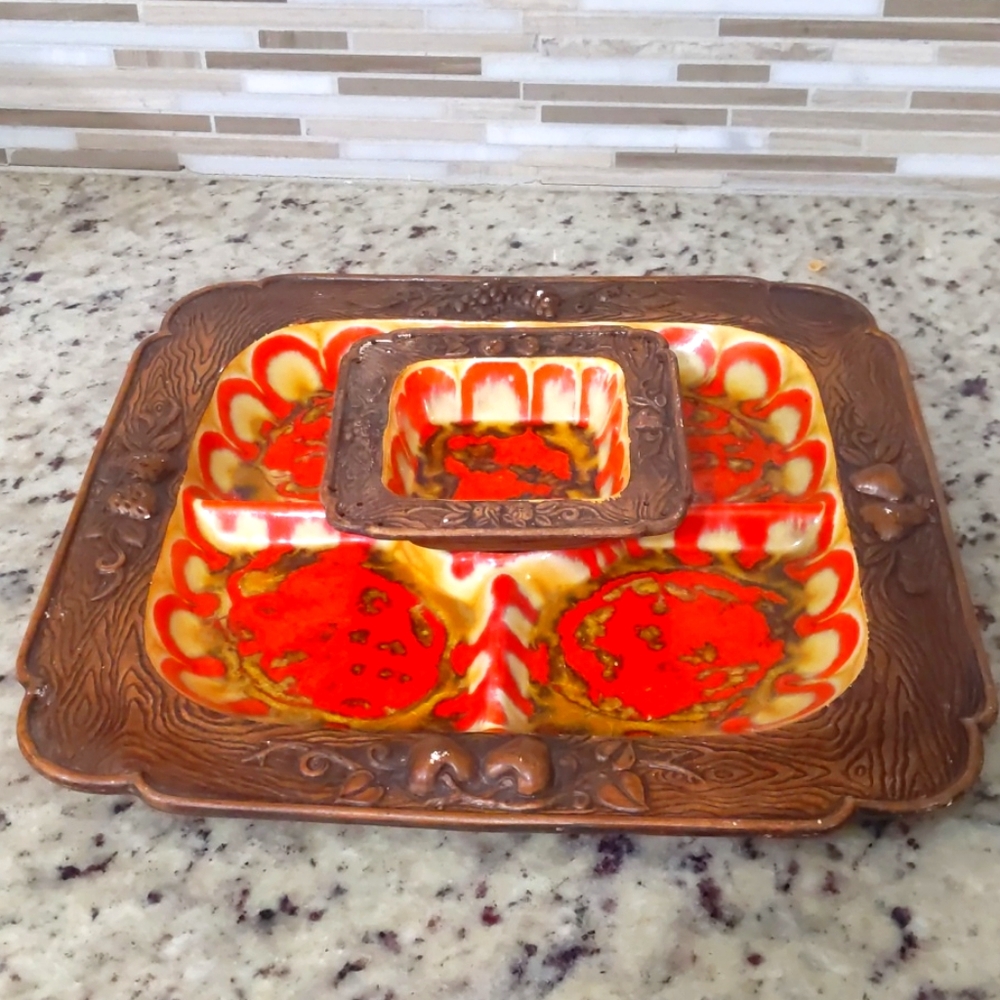 1950s kitchenware Treasure Craft tray with dip bow